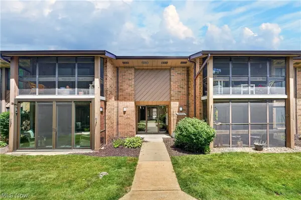 22936 Mastick Road #101, Fairview Park, OH 44126