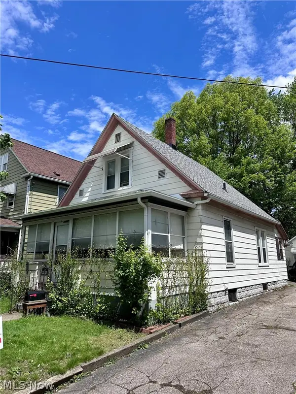 855 Beardsley Street, Akron, OH 44311