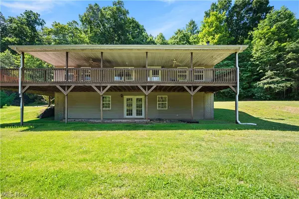 26601 Huckleberry Road, Coolville, OH 45723