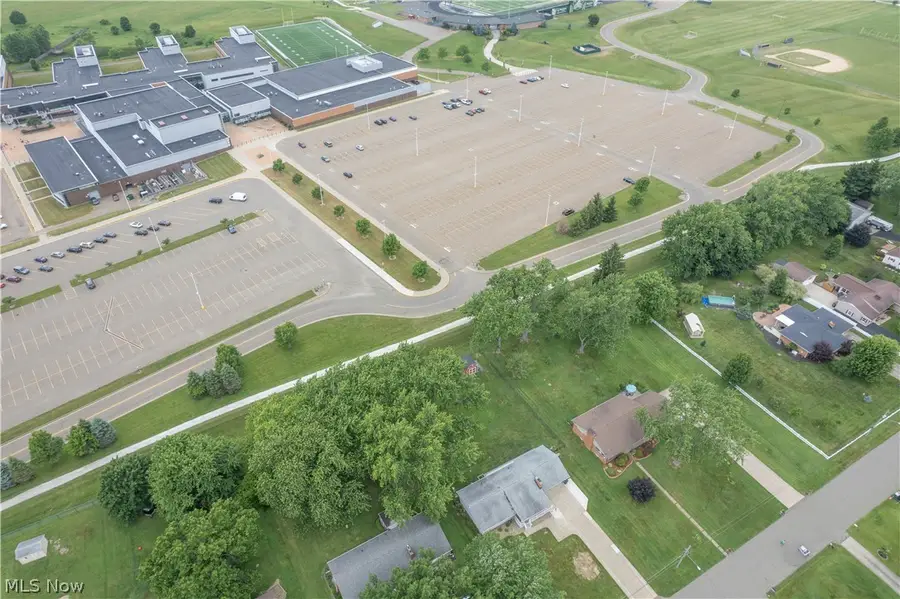 6145 Hollydale Ne Avenue, Canton, OH 44721 - #3