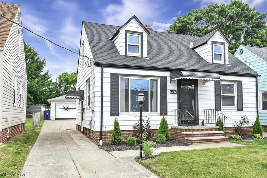 6207 Delora Avenue, Brooklyn, OH 44144 - #2