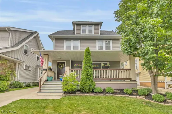 1252 Andrews Avenue, Lakewood, OH 44107