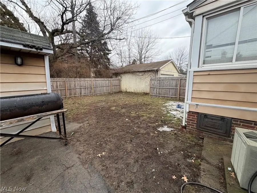 18033 Marcella Road, Cleveland, OH 44119 - #3