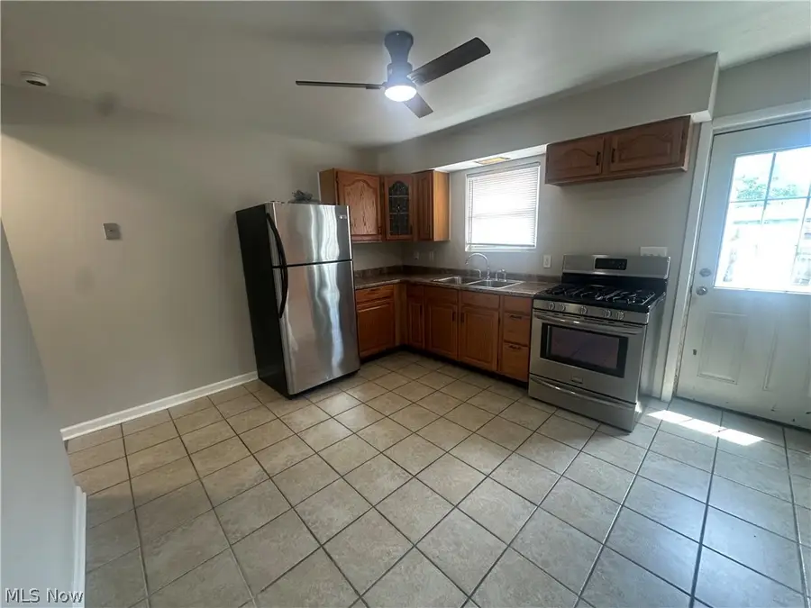 5981 Glenway Drive, Brook Park, OH 44142 - #2