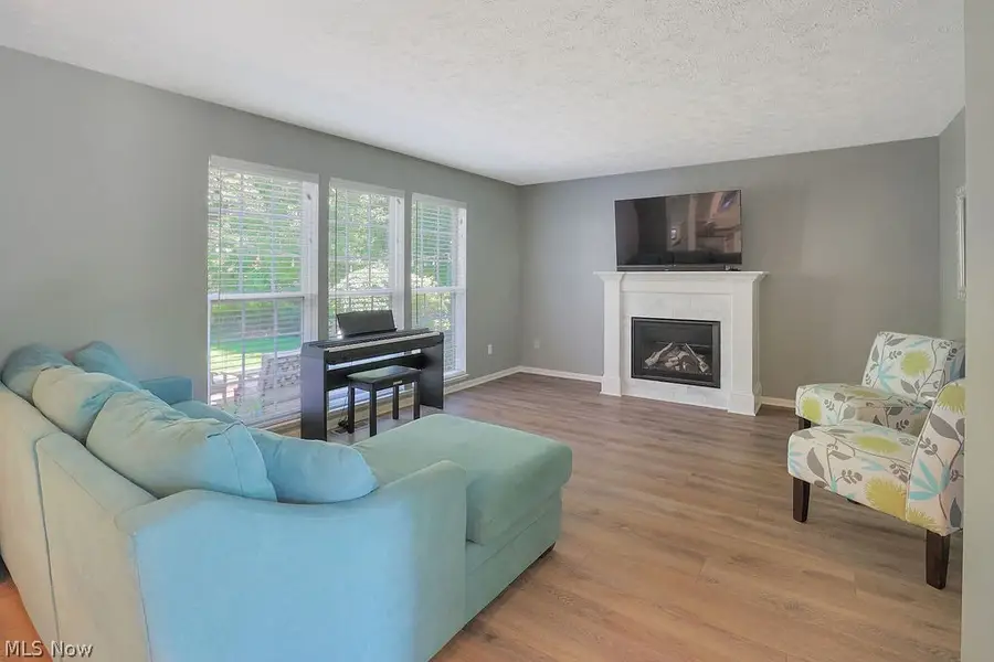 679 Jockeys Circle, Avon Lake, OH 44012 - #3