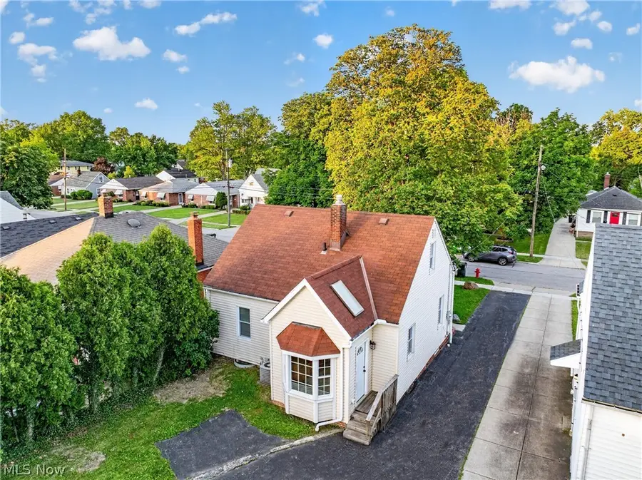 1324 Elmwood Road, Mayfield Heights, OH 44124 - #3