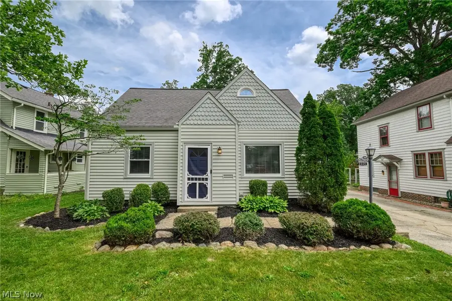 2225 16th Street, Cuyahoga Falls, OH 44223 - #2