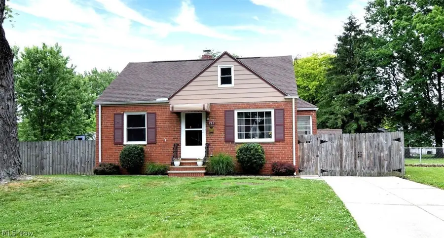 711 E 256th Street, Euclid, OH 44132 - #2