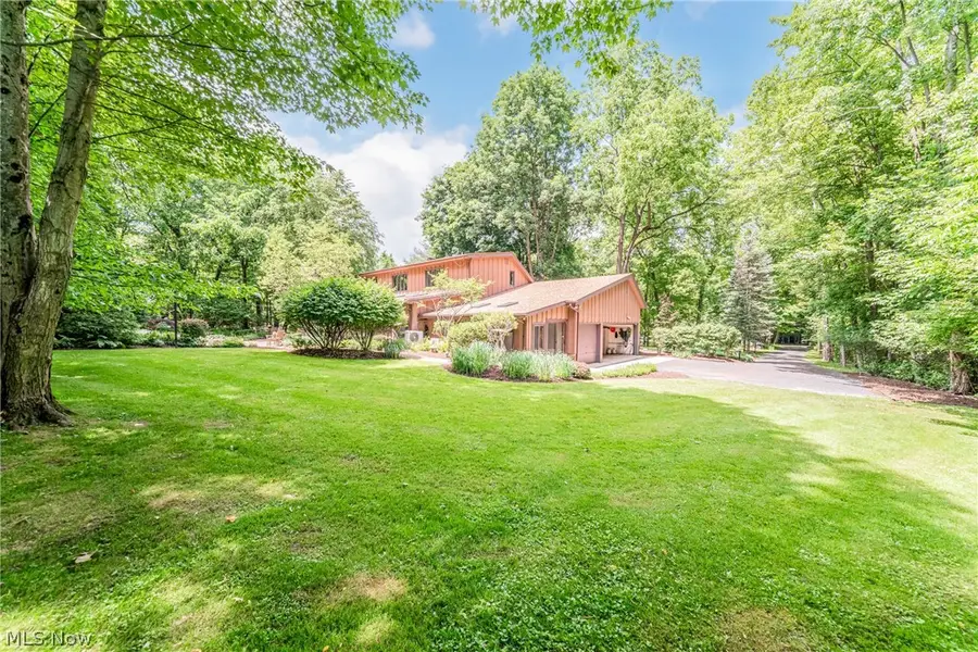 242 Springdale Lane, Moreland Hills, OH 44022 - #3