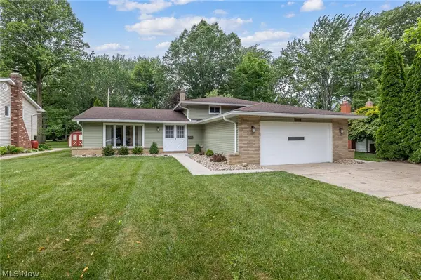 4668 Azalea Lane, North Olmsted, OH 44070
