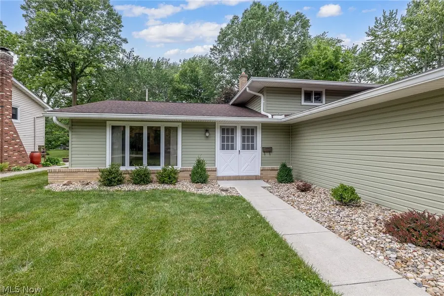 4668 Azalea Lane, North Olmsted, OH 44070 - #3
