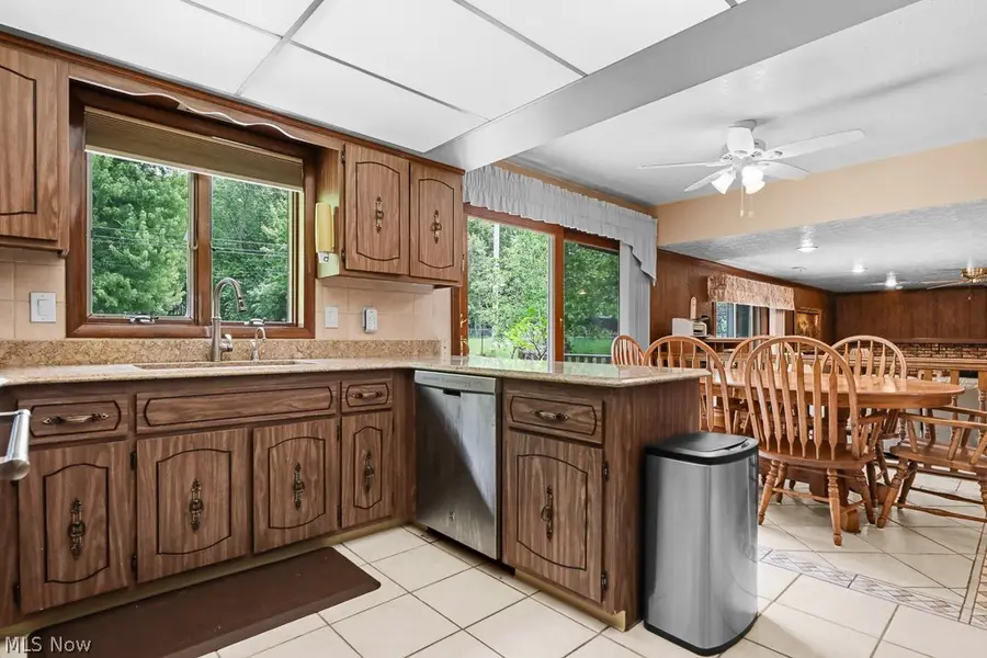 7075 Big Creek Parkway, Middleburg Heights, OH 44130 - #3