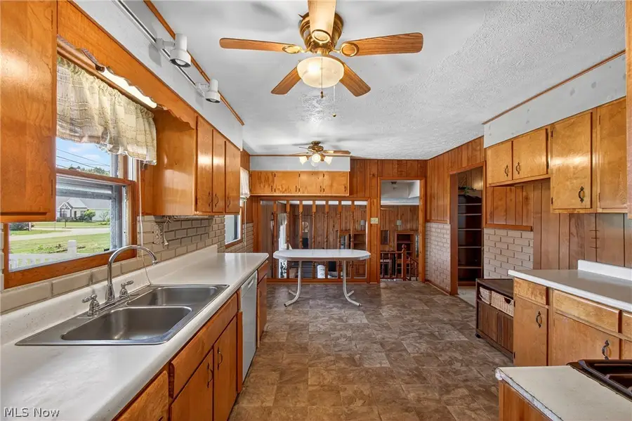 2115 Kenyon Nw Avenue, Massillon, OH 44647 - #3