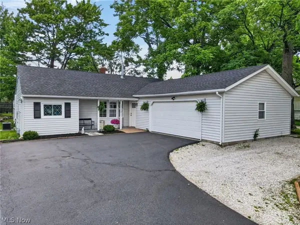 13772 Carlton Street, Burton, OH 44021