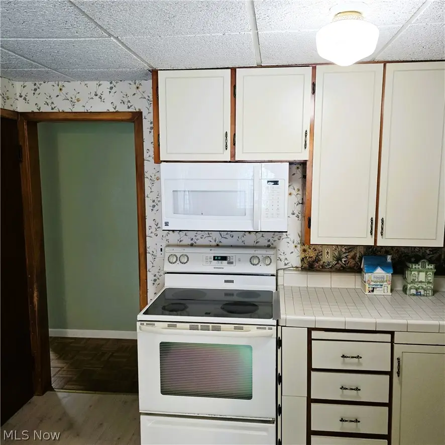 7667 S Eastland Road, Middleburg Heights, OH 44017 - #2