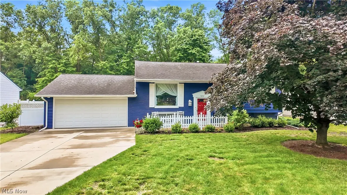 7842 Venice Heights Ne Drive, Warren, OH 44484 - #1