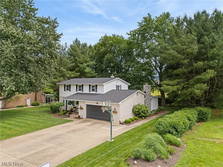 2500 Hume Nw Street, North Canton, OH 44720 - #2