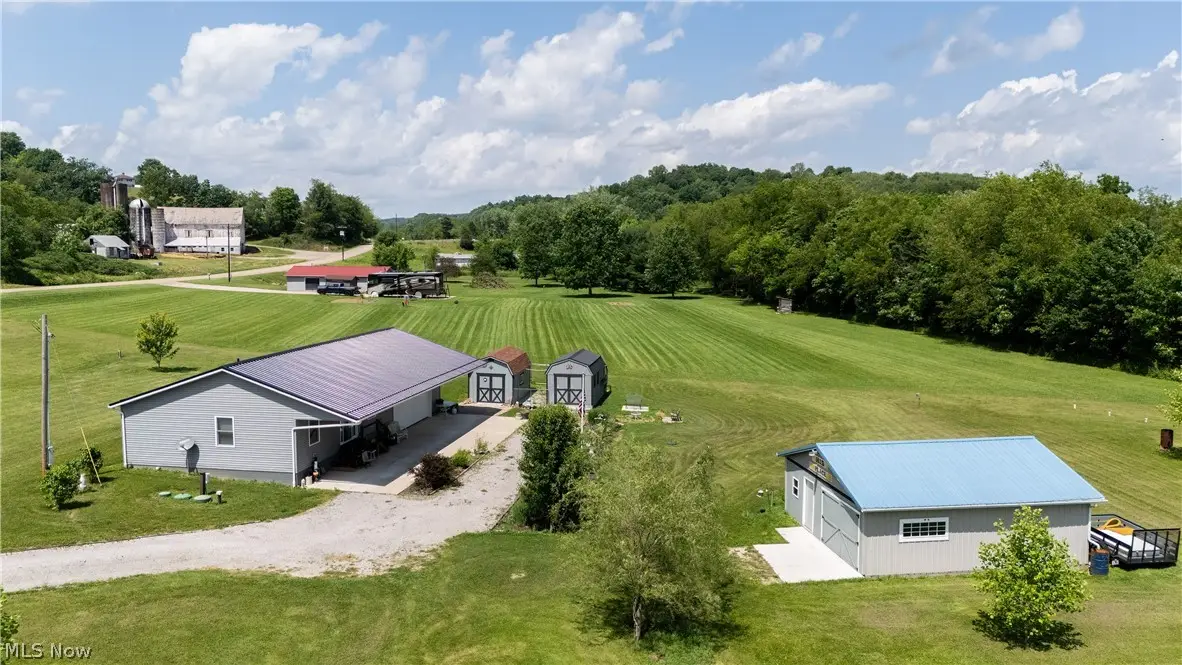 9427 Stonecreek Sw Road, Newcomerstown, OH 43832 - #1