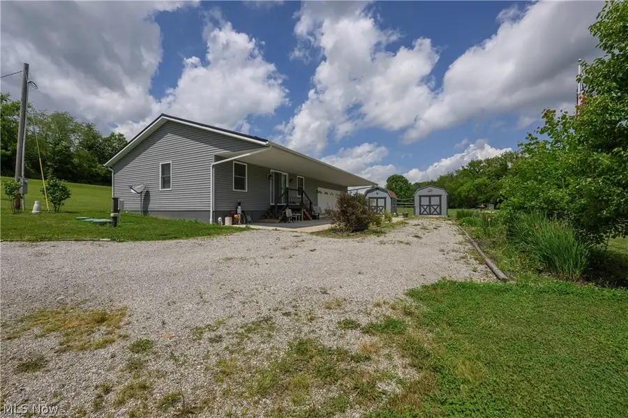 9427 Stonecreek Sw Road, Newcomerstown, OH 43832 - #2