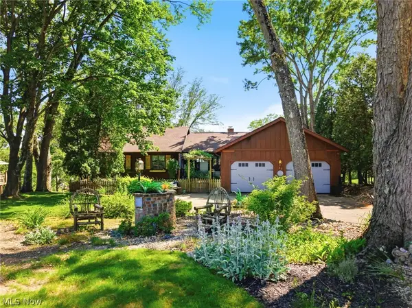 37 Apache Trail, Malvern, OH 44644