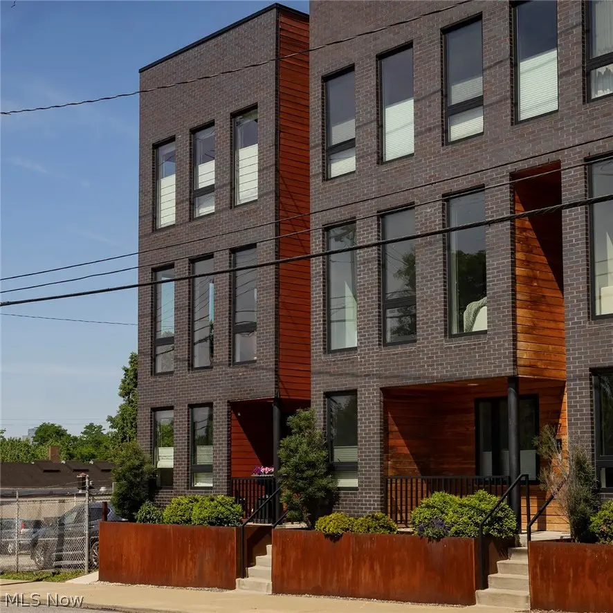 2315 Scranton Rd, Cleveland, OH 44113 - #1