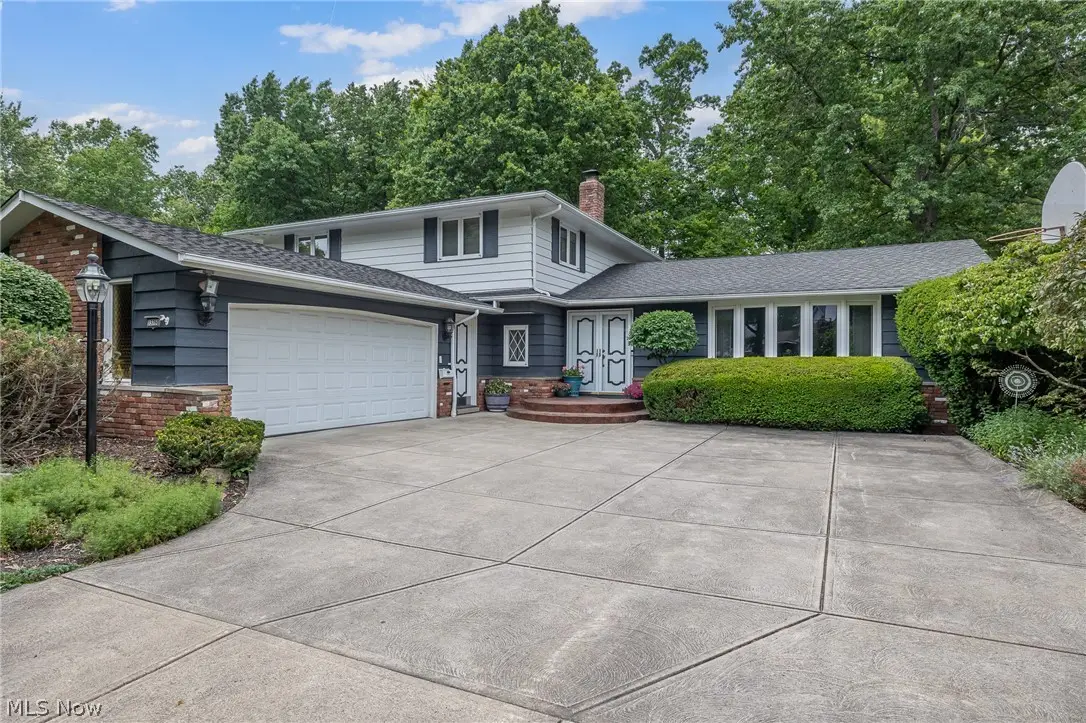 13760 Arrowhead Trail, Middleburg Heights, OH 44130 - #1
