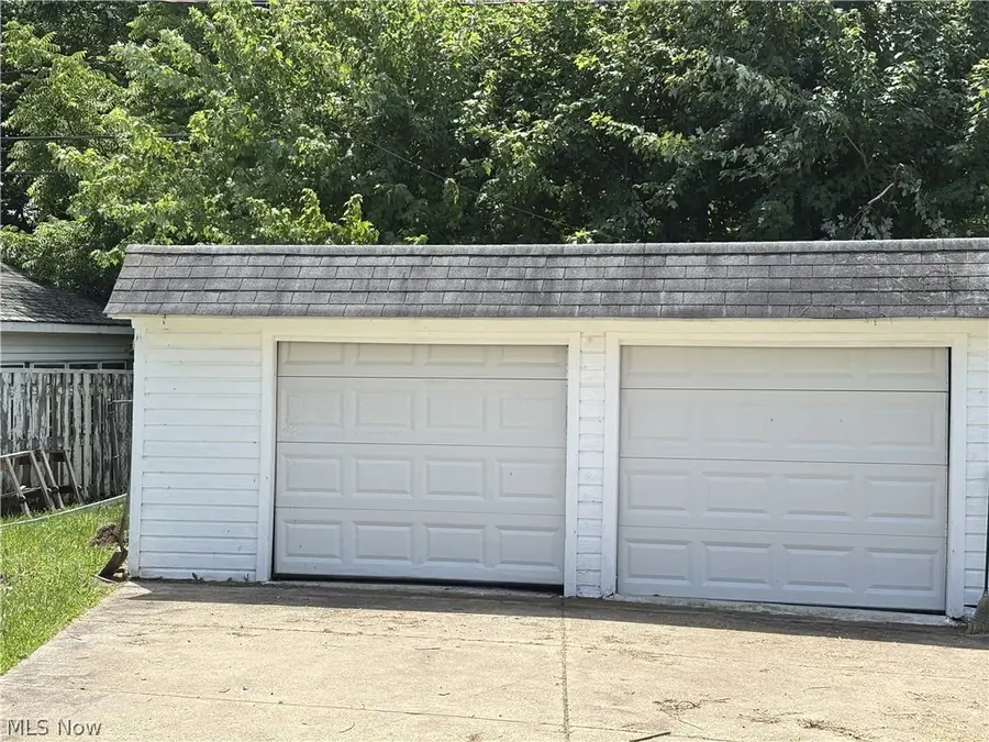 18214 Windward Road, Cleveland, OH 44119 - #2