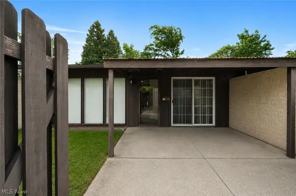 37 Greenfield Court, Berea, OH 44017