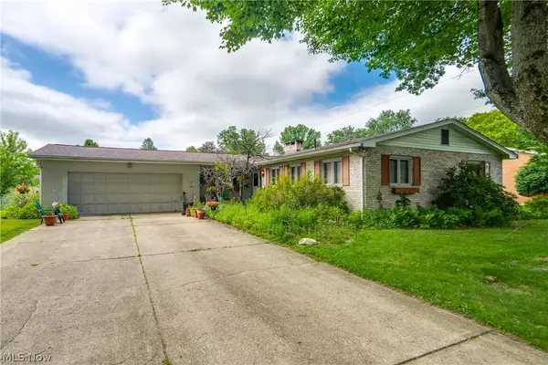 3120 Bambi Nw Street, Canton, OH 44709