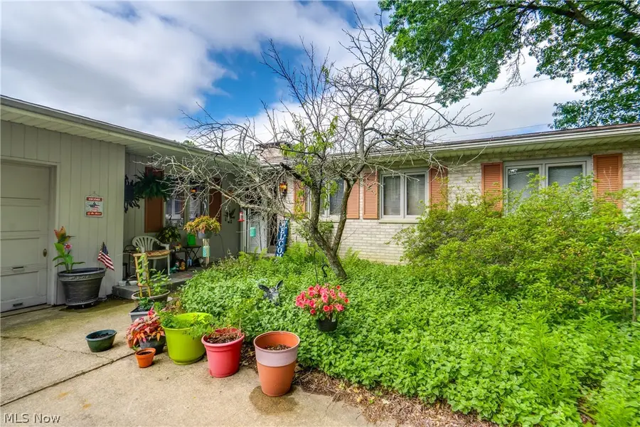 3120 Bambi Nw Street, Canton, OH 44709 - #3