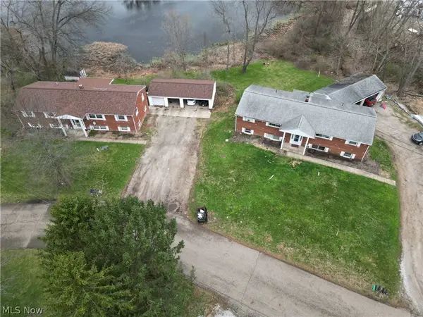 3577 N Vista Nw Street, Uniontown, OH 44685