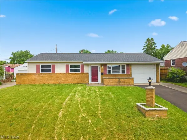 2457 Cathy Ne Drive, Canton, OH 44705