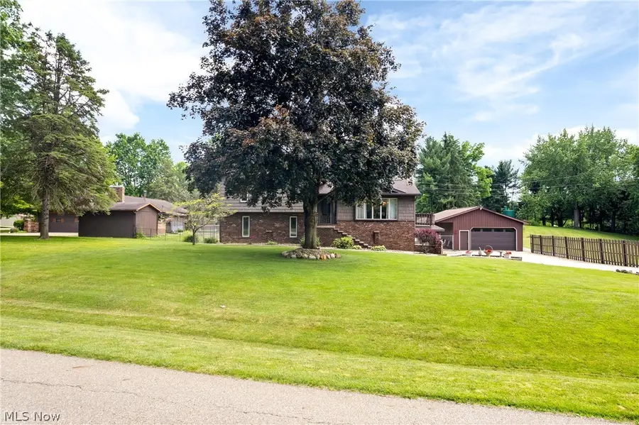 960 Karla Drive, Green, OH 44216 - #2