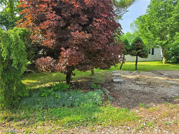 4877 Presidential Drive, Geneva, OH 44041