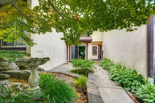 3388 S Smith Road, Fairlawn, OH 44333