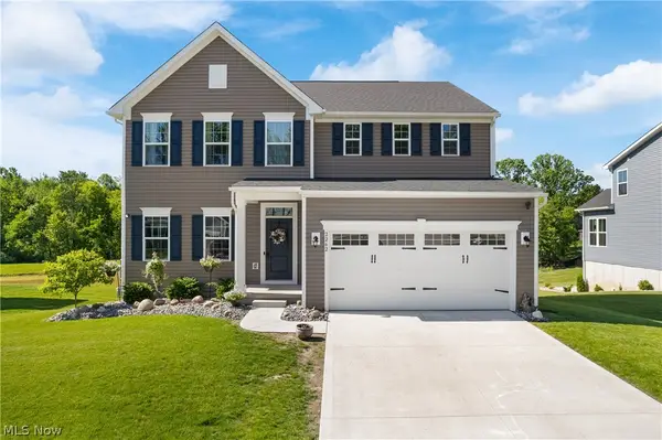 2262 Monaco Nw Street, Uniontown, OH 44685