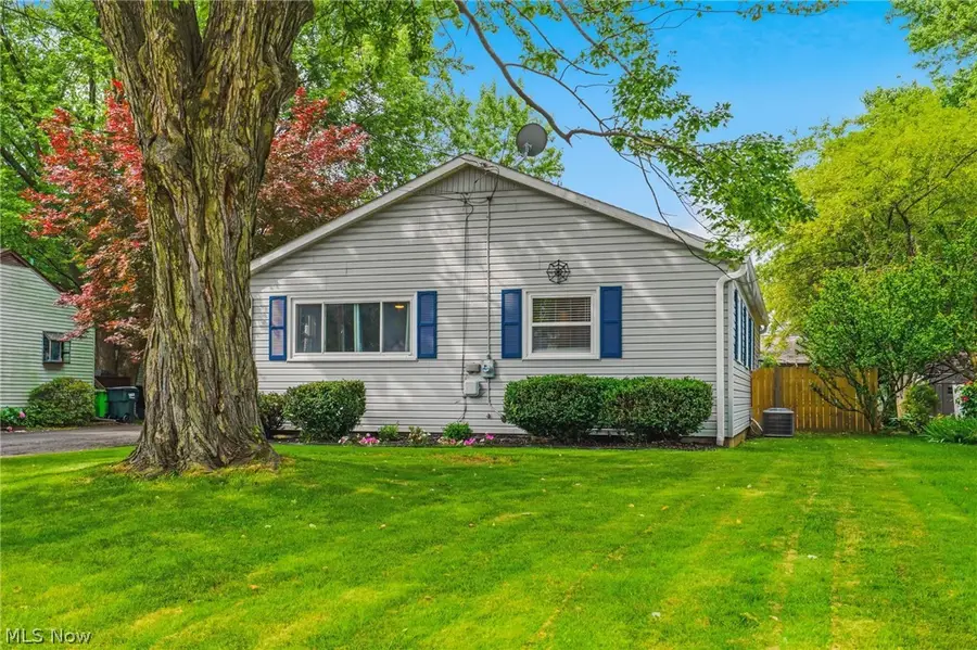 1122 Bel Air Nw Drive, North Canton, OH 44720 - #3