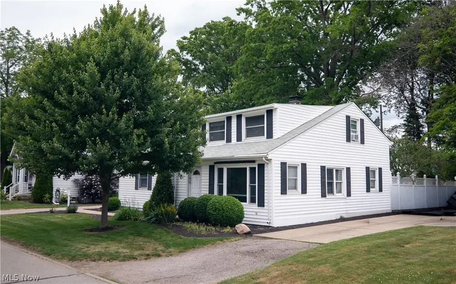 181 Sunset Road, Avon Lake, OH 44012 - #2