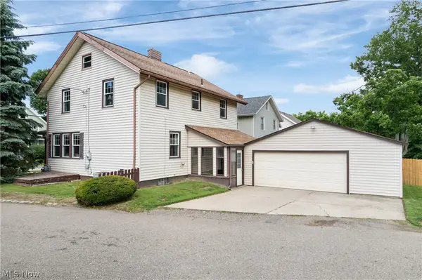 206 Bachtel Se Street, North Canton, OH 44720