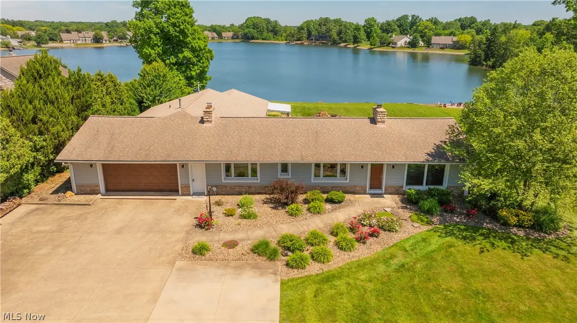 294 S Bayshore Drive, Columbiana, OH 44408 - #1