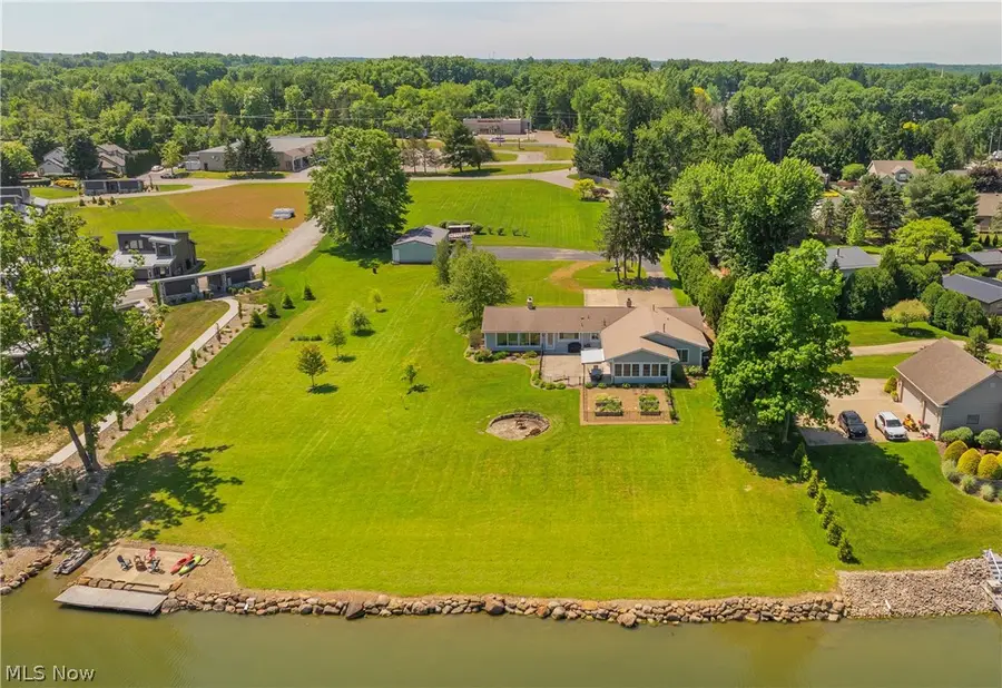 294 S Bayshore Drive, Columbiana, OH 44408 - #2