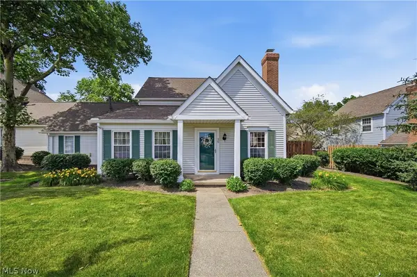 26 Hudson Common Drive, Hudson, OH 44236