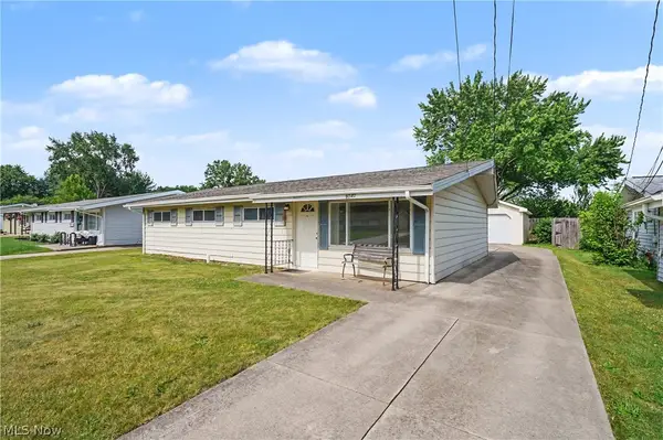 9040 Cambridge Drive, Northfield, OH 44067