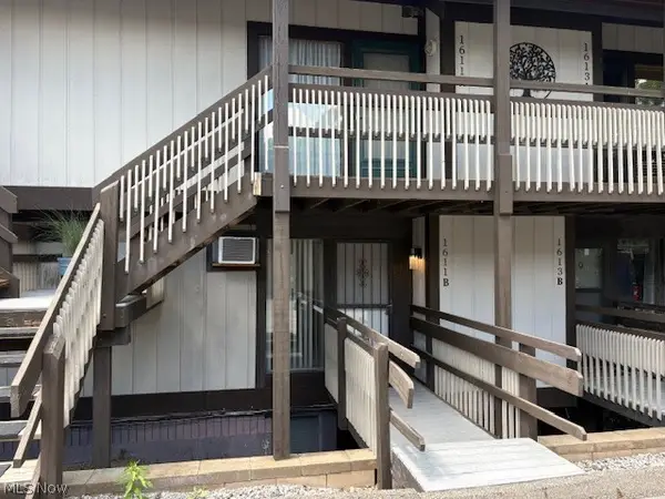 1611 Treetop Trail #B, Akron, OH 44313