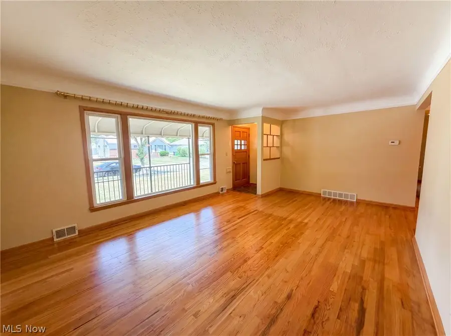 4406 Urban Drive, Cleveland, OH 44121 - #3