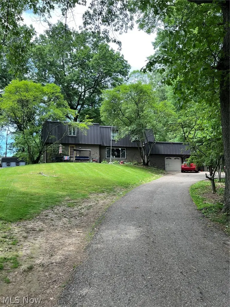 1009 Genoa Nw Avenue, Massillon, OH 44646 - #2