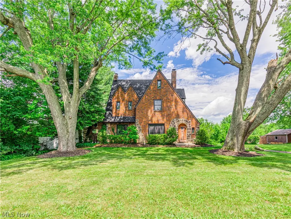 6209 Columbus Ne Road, Louisville, OH 44641 - #1