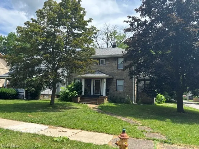 405 Oak Knoll Se, Warren, OH 44483 - #2