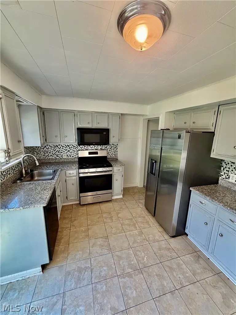 10810 Windham Road, Parma, OH 44130 - #3