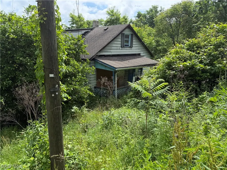 1332 Sunnyside Street, East Liverpool, OH 43920 - #2